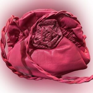 Made to be worn - Vintage 80s Fuchsia Pink Leather Slouch Bag w/ Rosette